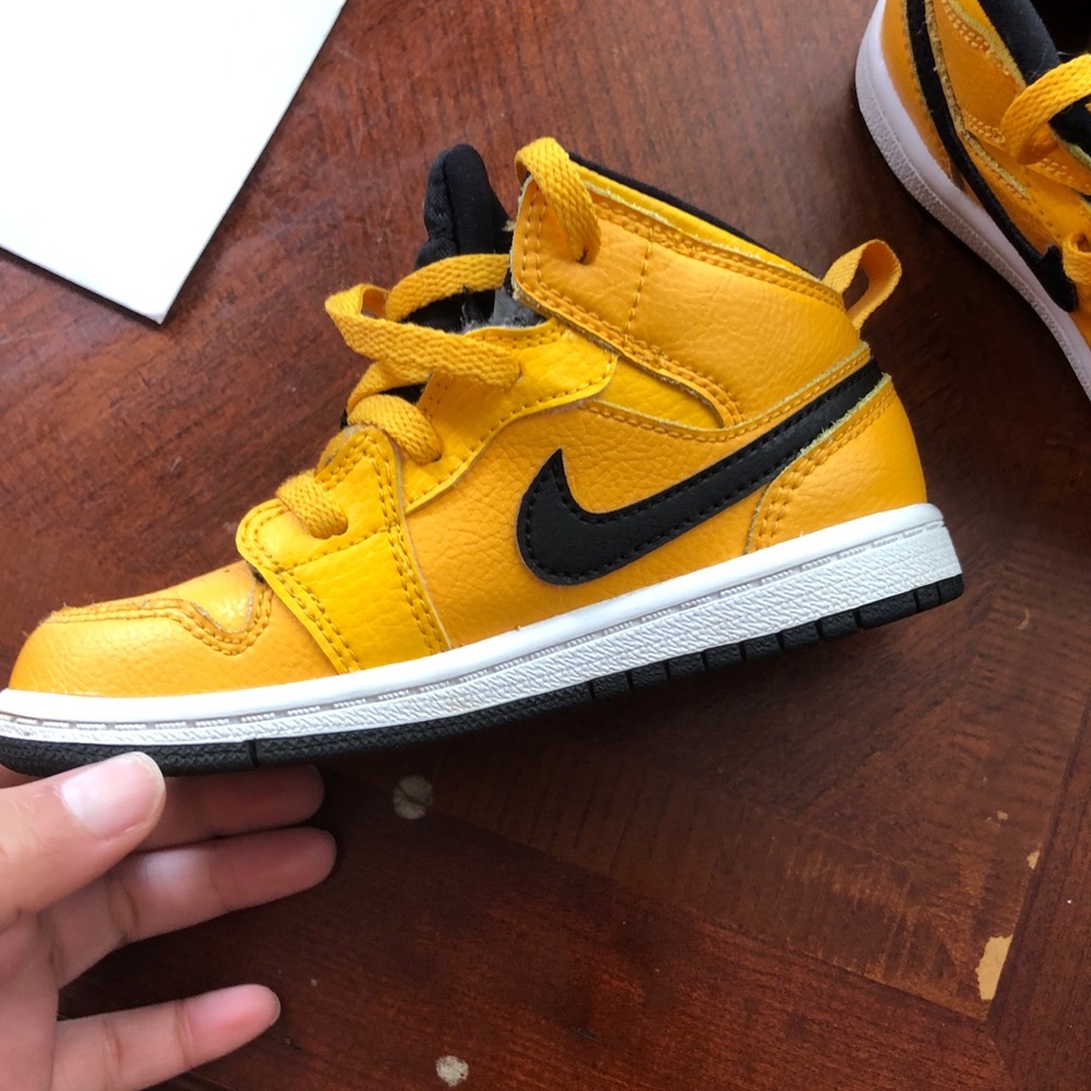 Jordan 1 Taxis (Mid)